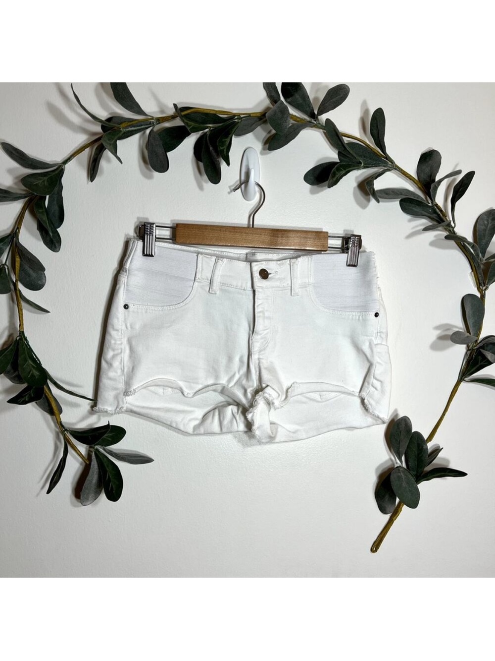 DL1961 White Renee Maternity Shorts LAST CALL